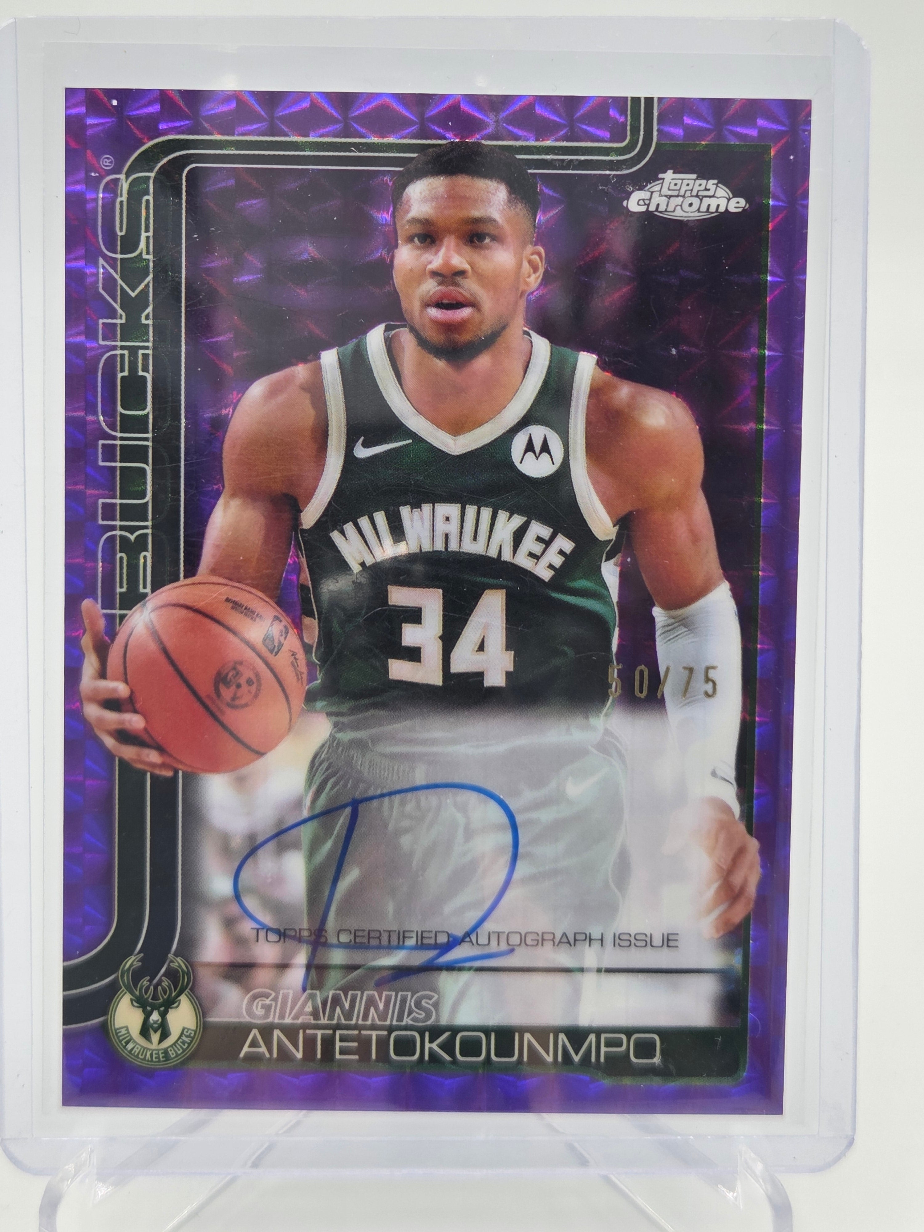 2025 Topps Chrome Giannis Antetokounmpo Purple Geometric Autograph